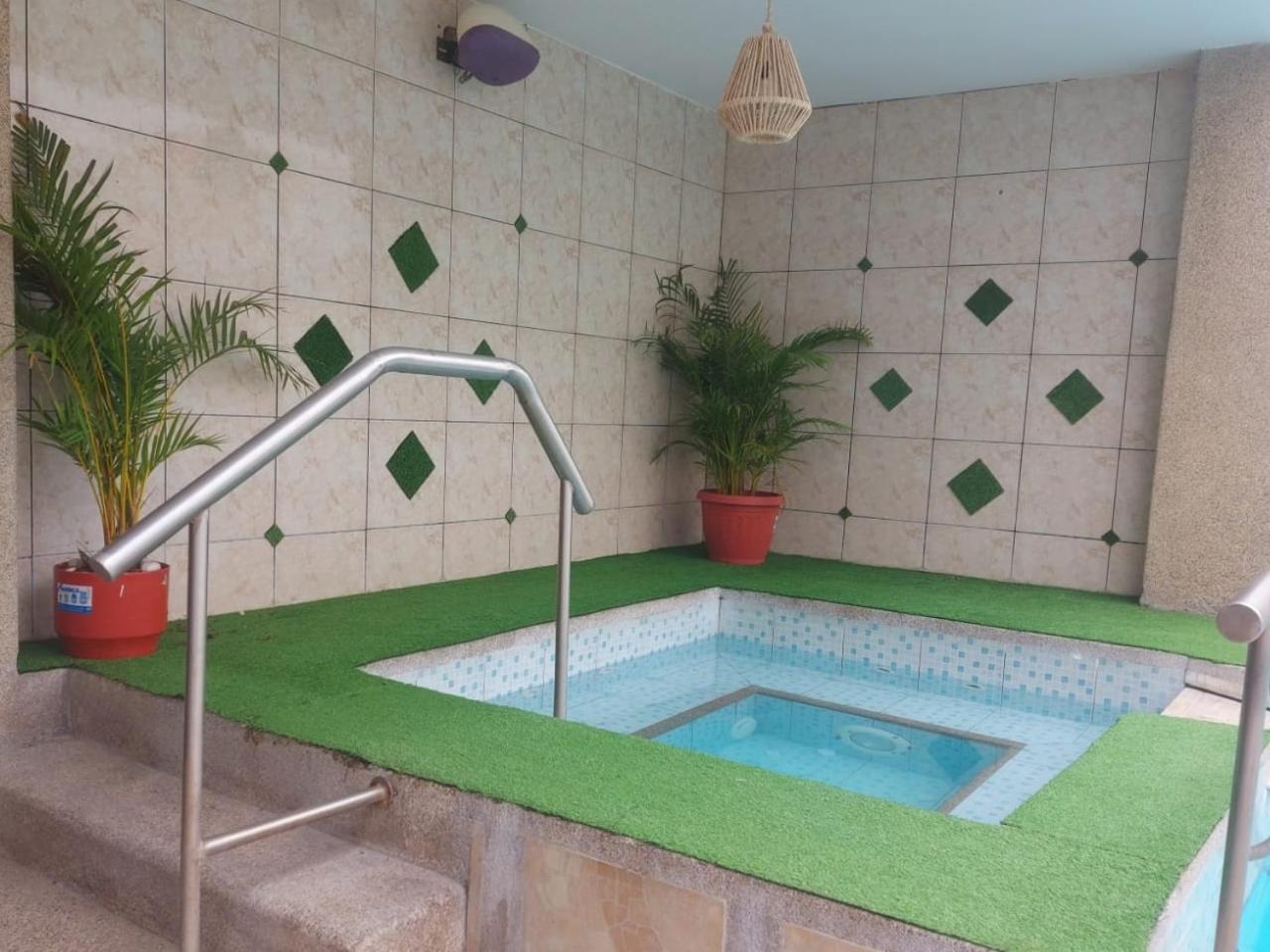 Hotel Dorado Inn ساليناس المظهر الخارجي الصورة