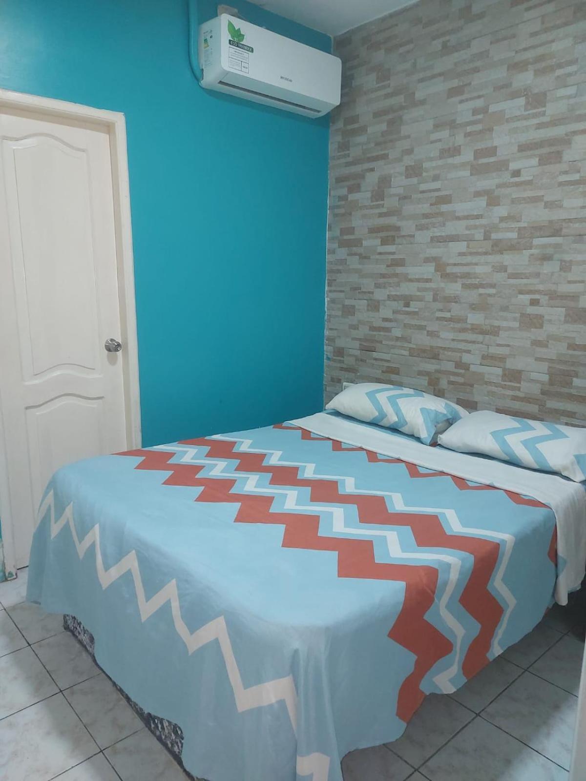 Hotel Dorado Inn ساليناس المظهر الخارجي الصورة